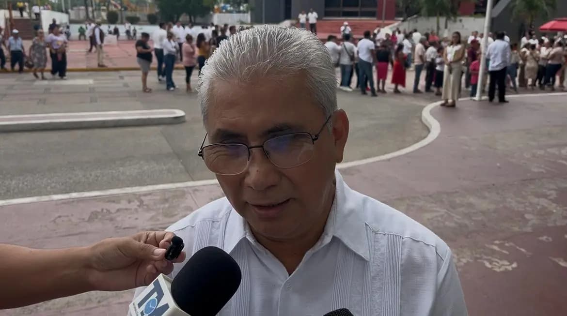 No descartan uniformes neutros en escuela: Educación